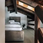 Casa Laret 6-12 شقة