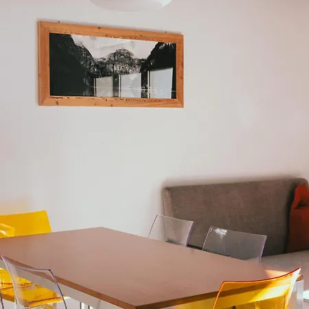 Apartment Casa Laret 6-12