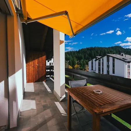 Apartment Casa Laret 6-12