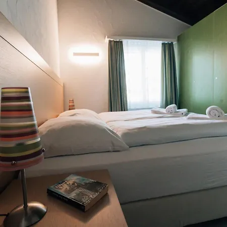 Casa Laret 6-12 Apartamento *