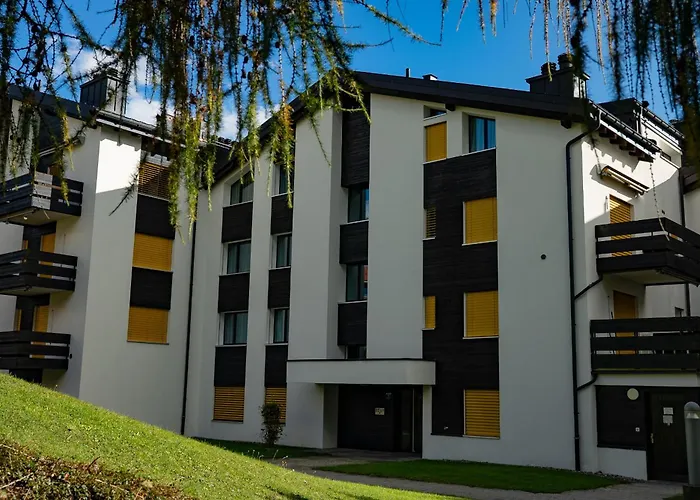 Casa Laret 6-12 شقة لاكس