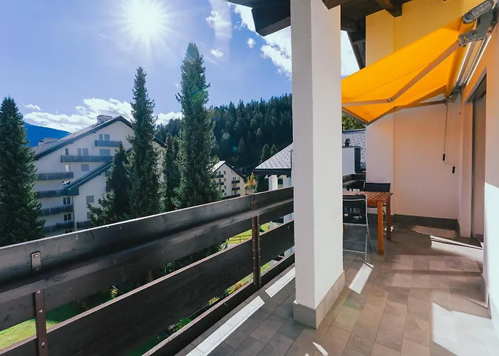 Casa Laret 6-12 شقة *