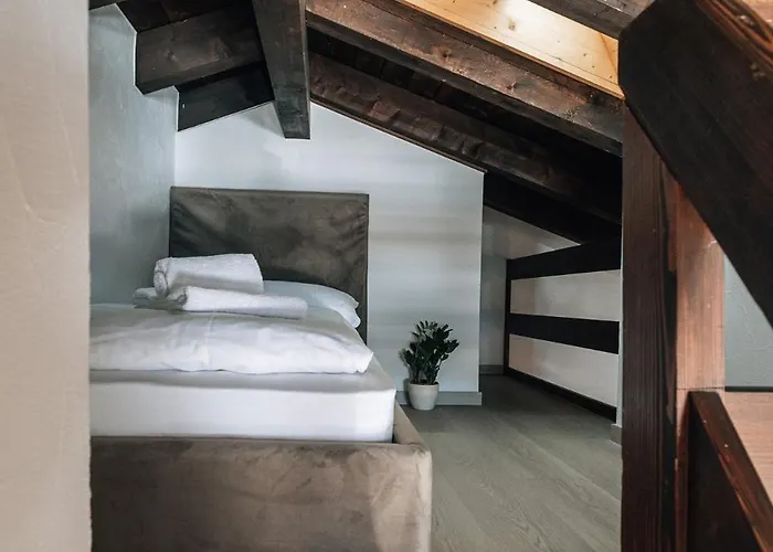 Casa Laret 6-12 شقة